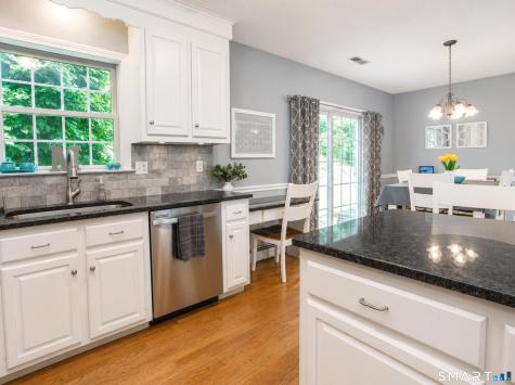 4 Rockledge Lane Canton CT 06019