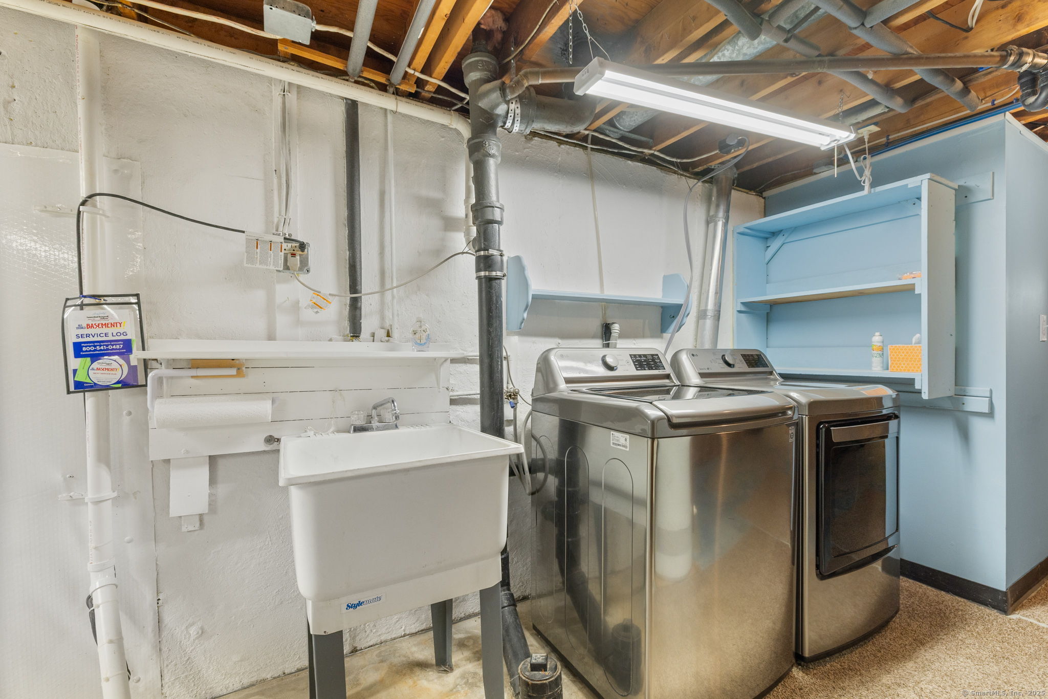 18 Winding Lane Enfield CT 06082