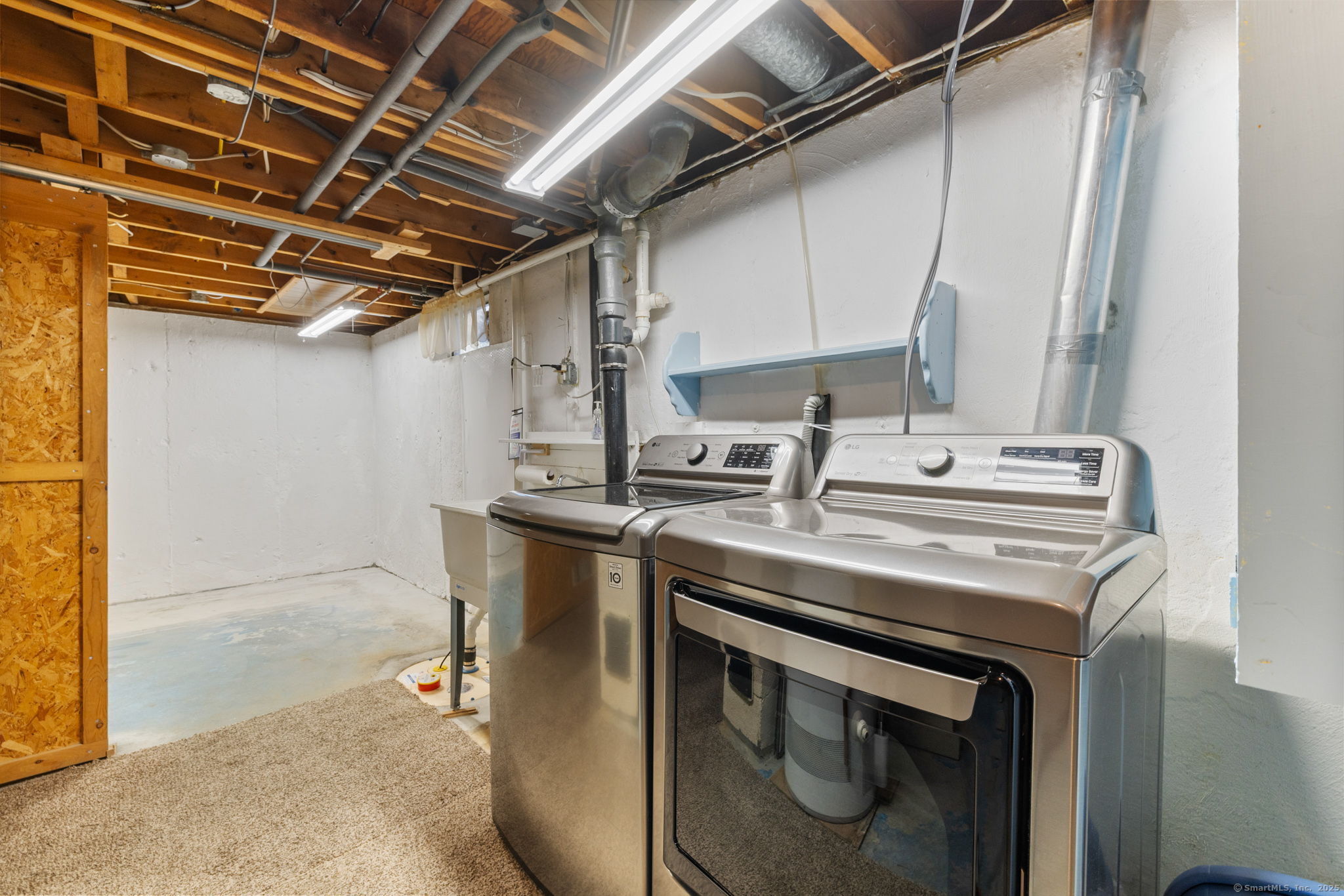 18 Winding Lane Enfield CT 06082