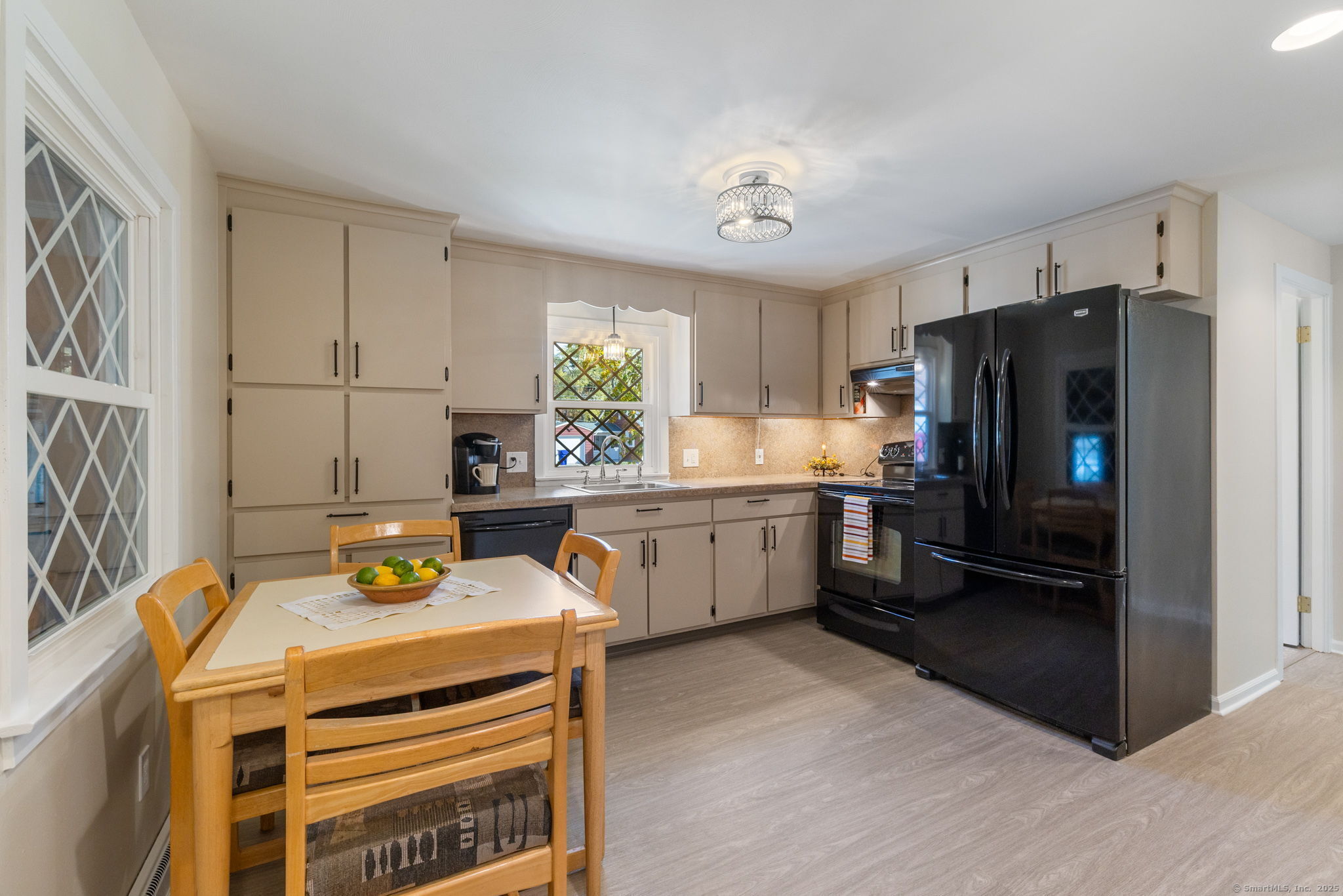 18 Winding Lane Enfield CT 06082