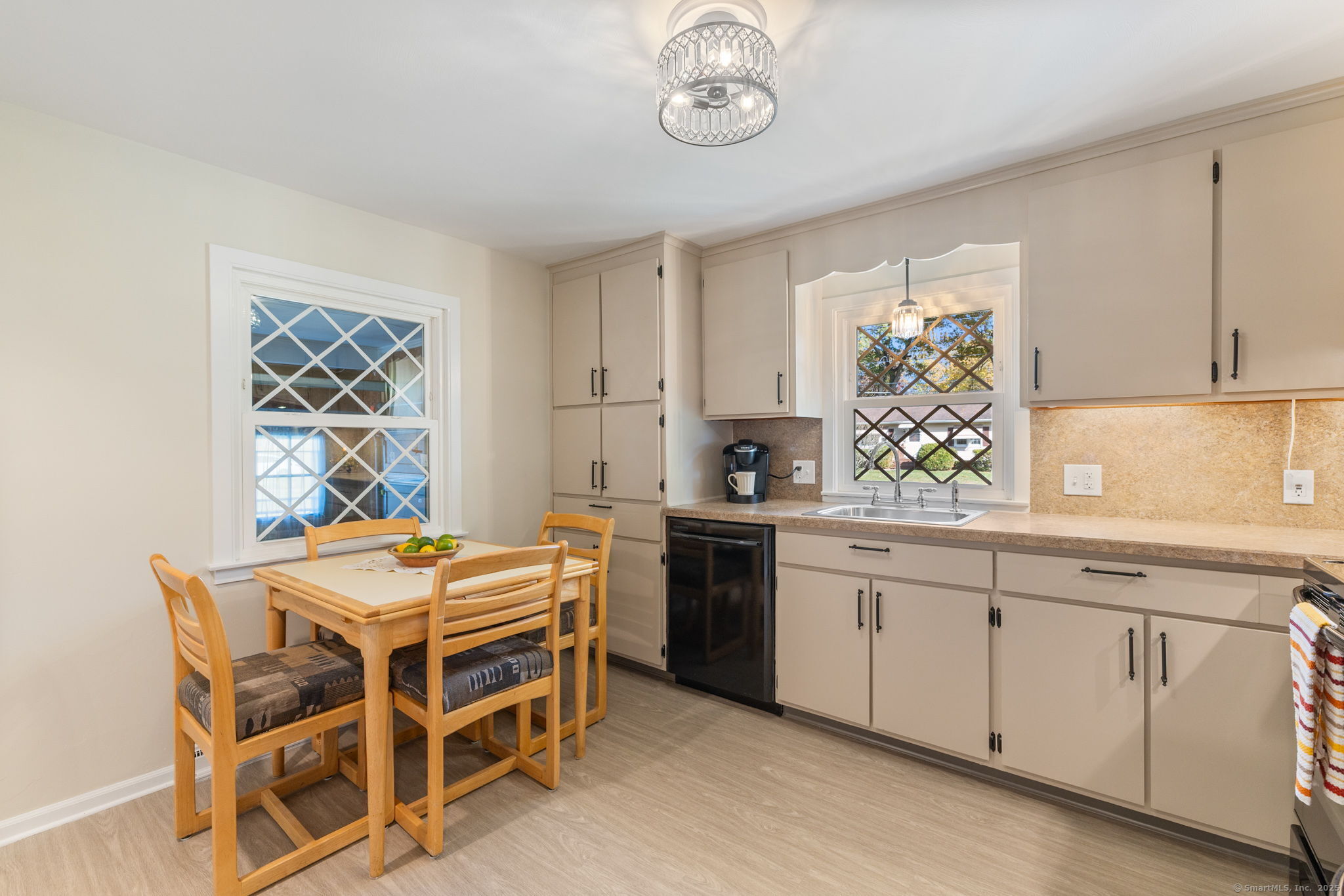 18 Winding Lane Enfield CT 06082