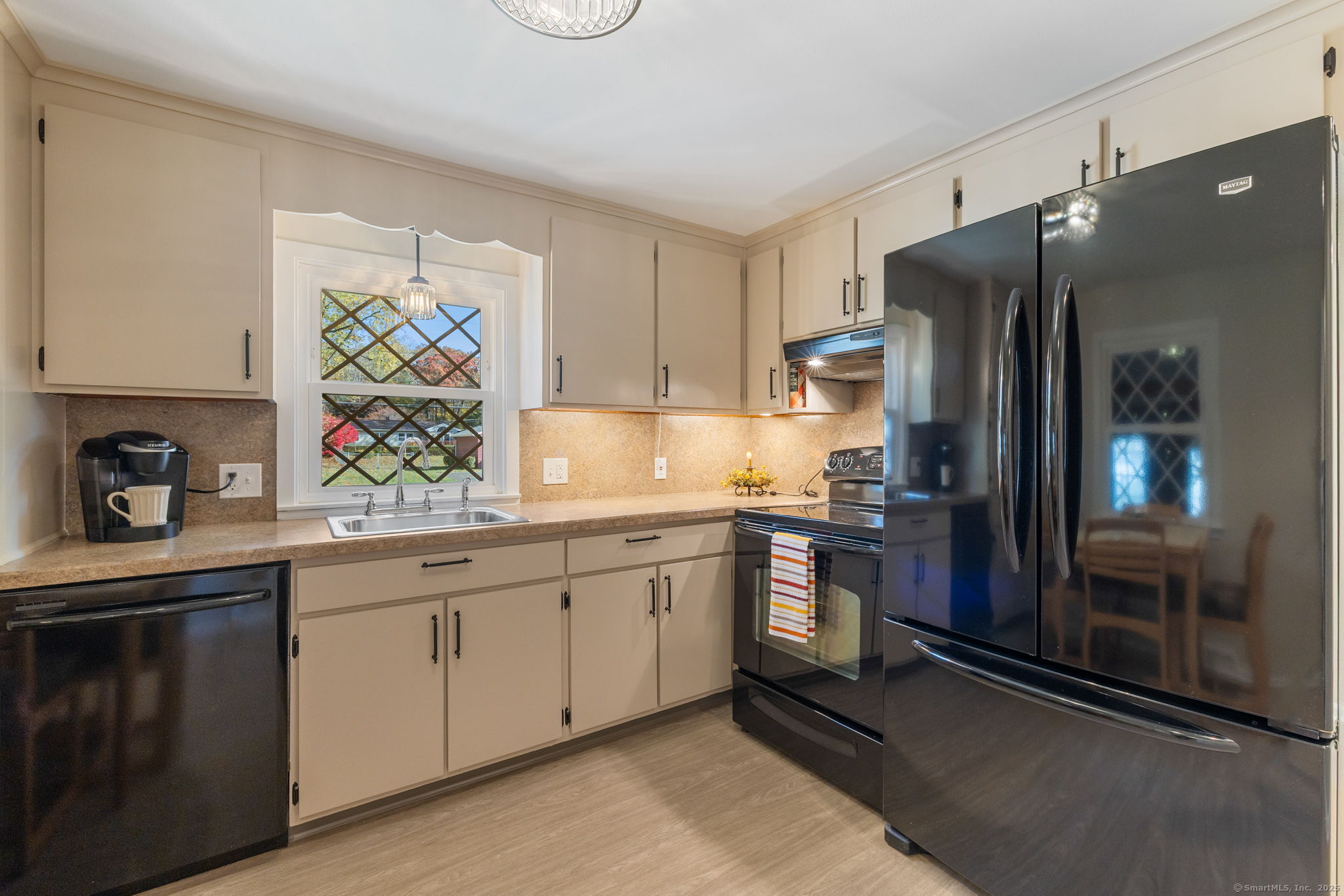 18 Winding Lane Enfield CT 06082