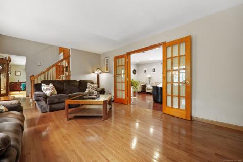 8 Austin Drive New Fairfield CT 06812