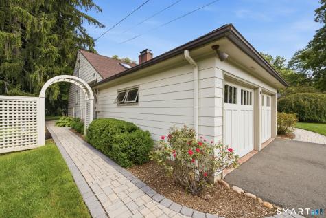 30 West Ridge Drive West Hartford CT 06107