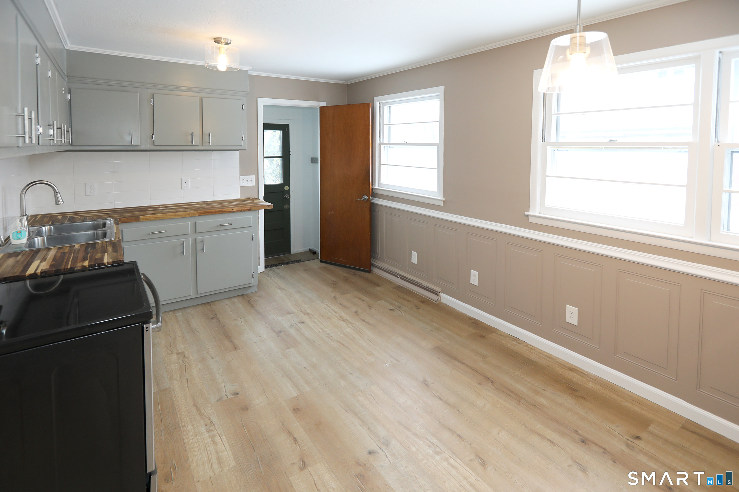 202 Reed Avenue Windsor Locks CT 06096