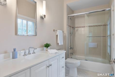 7 Farnham Way Farmington CT 06032