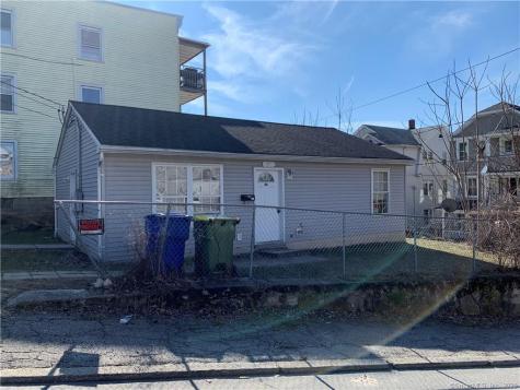 77 Lounsbury Avenue Waterbury CT 06706
