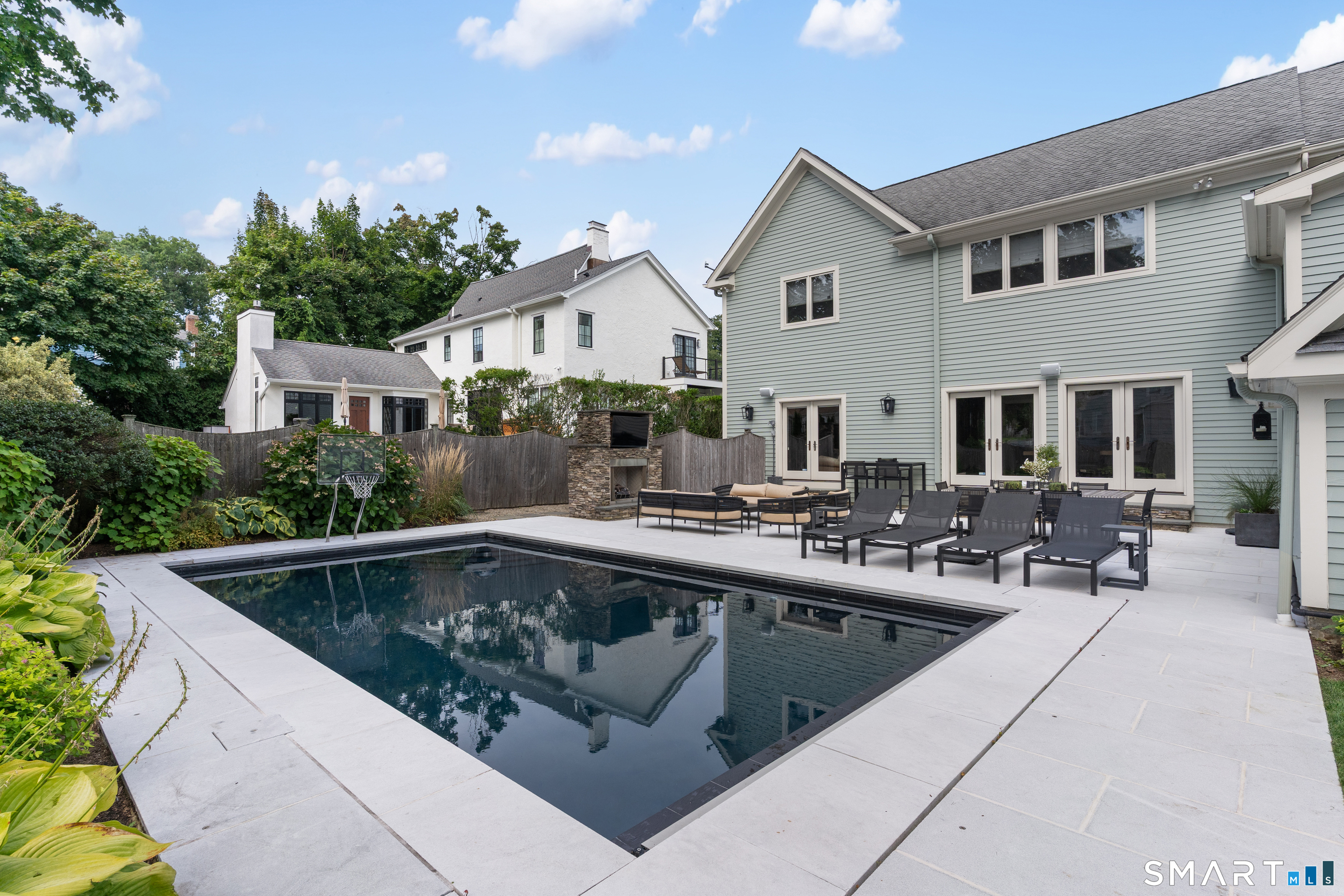 19 Sea Beach Drive Stamford CT 06902