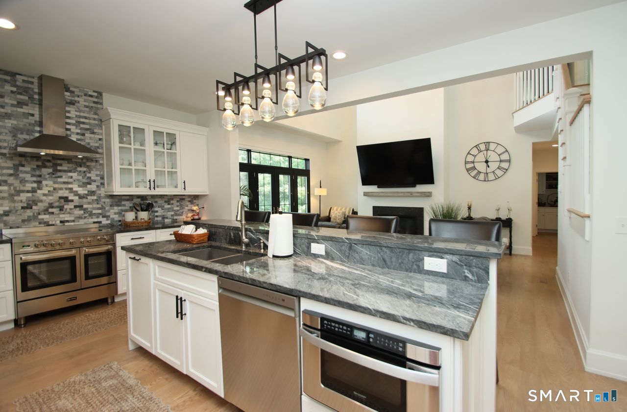 773 West Avon Road Avon CT 06001