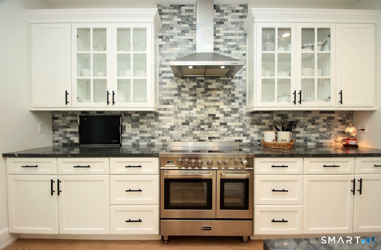 773 West Avon Road Avon CT 06001