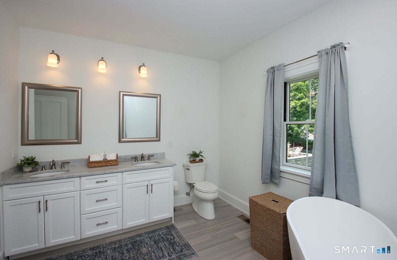 773 West Avon Road Avon CT 06001