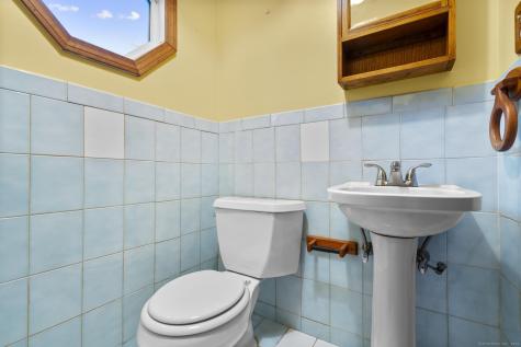 19 West Shore Drive Clinton CT 06413