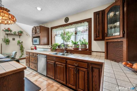 604 Brownstone Ridge Meriden CT 06451