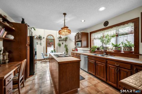 604 Brownstone Ridge Meriden CT 06451