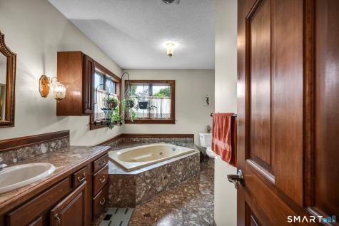 604 Brownstone Ridge Meriden CT 06451