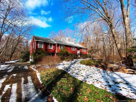 8 Beauiles Lane Redding CT 06896