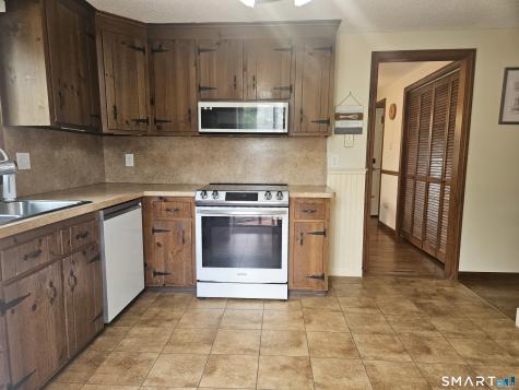 42 Makara Street Plymouth CT 06786