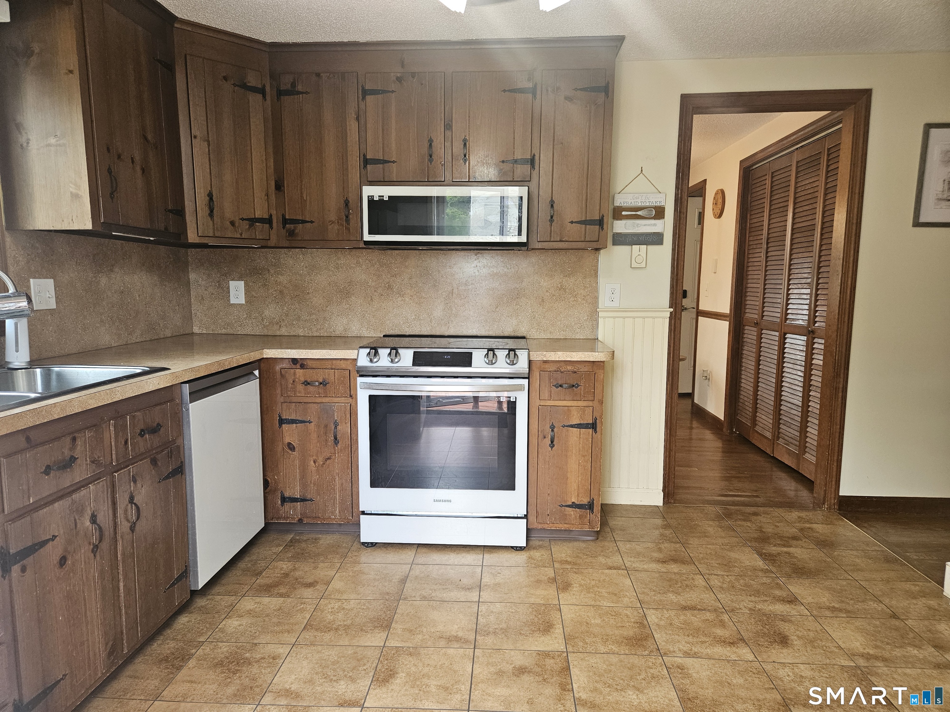 42 Makara Street Plymouth CT 06786