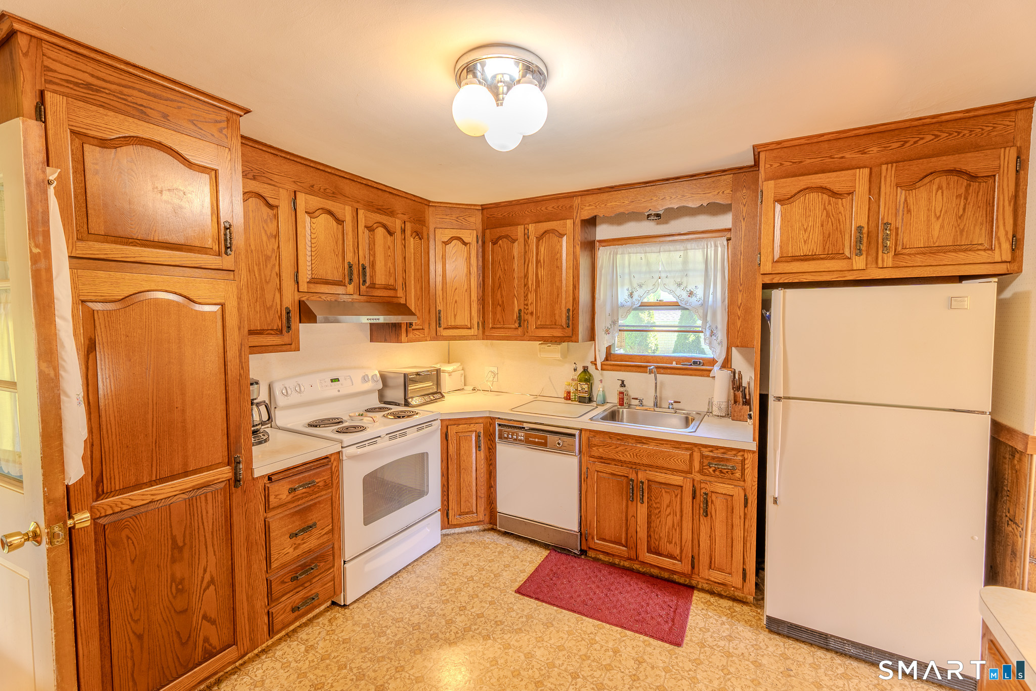 374 Moss Farms Road Cheshire CT 06410