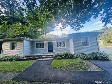 11 Ash Street Putnam CT 06260