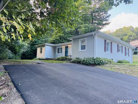 11 Ash Street Putnam CT 06260