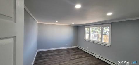 11 Vergennes Court Groton CT 06340