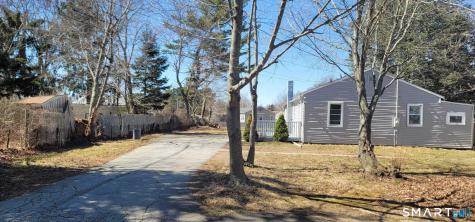 11 Vergennes Court Groton CT 06340