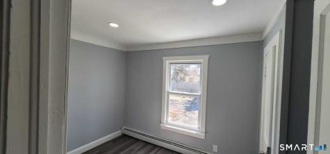 11 Vergennes Court Groton CT 06340