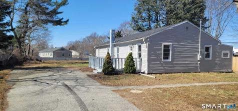 11 Vergennes Court Groton CT 06340