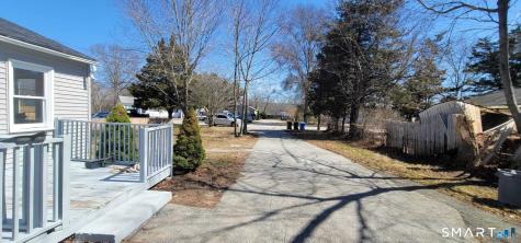 11 Vergennes Court Groton CT 06340