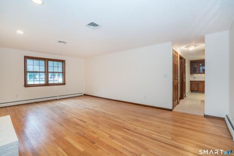 182 Valley View Road Manchester CT 06040