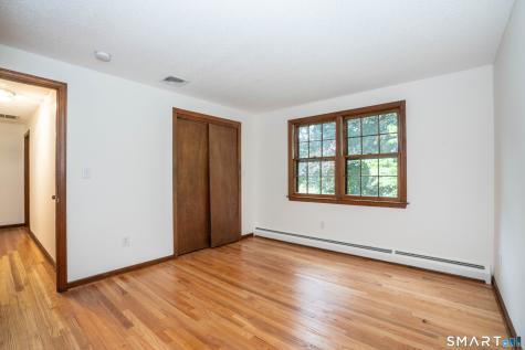 182 Valley View Road Manchester CT 06040