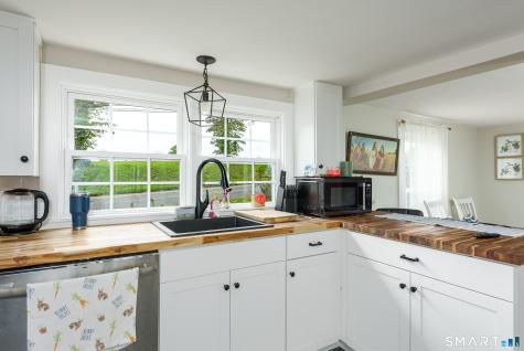 208 Thornbush Road Wethersfield CT 06109