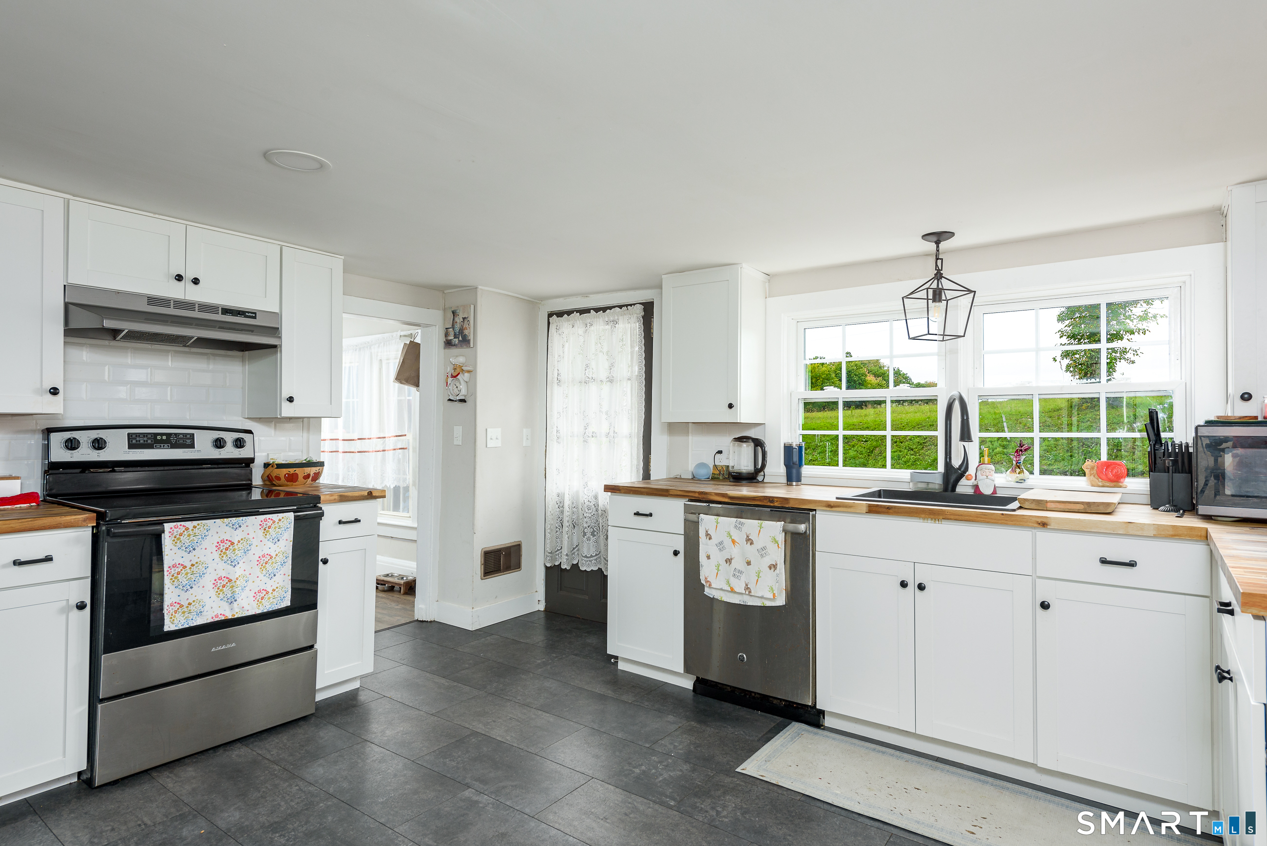 208 Thornbush Road Wethersfield CT 06109