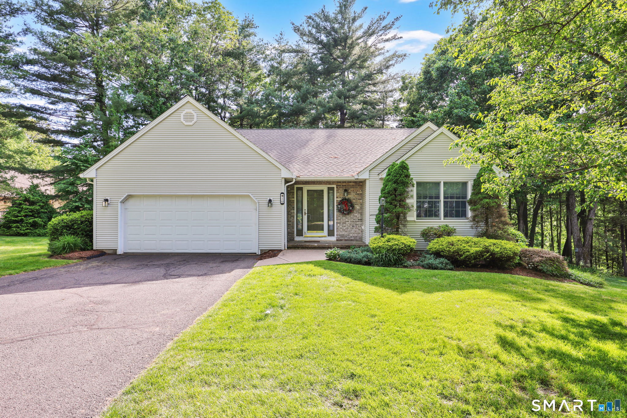 10 Knollwood Circle Enfield CT 06082