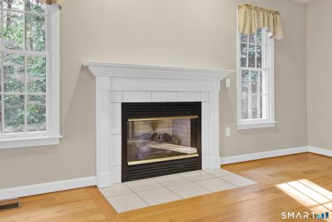 10 Knollwood Circle Enfield CT 06082