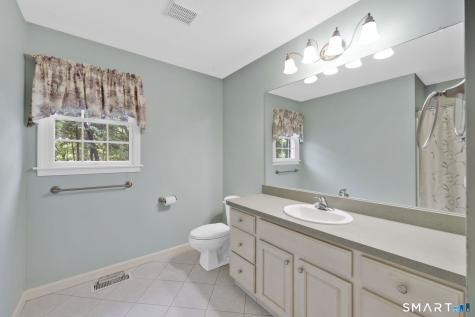 10 Knollwood Circle Enfield CT 06082