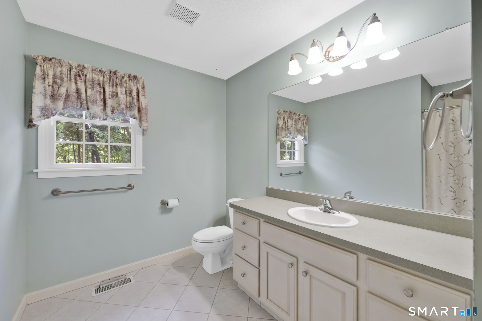 10 Knollwood Circle Enfield CT 06082