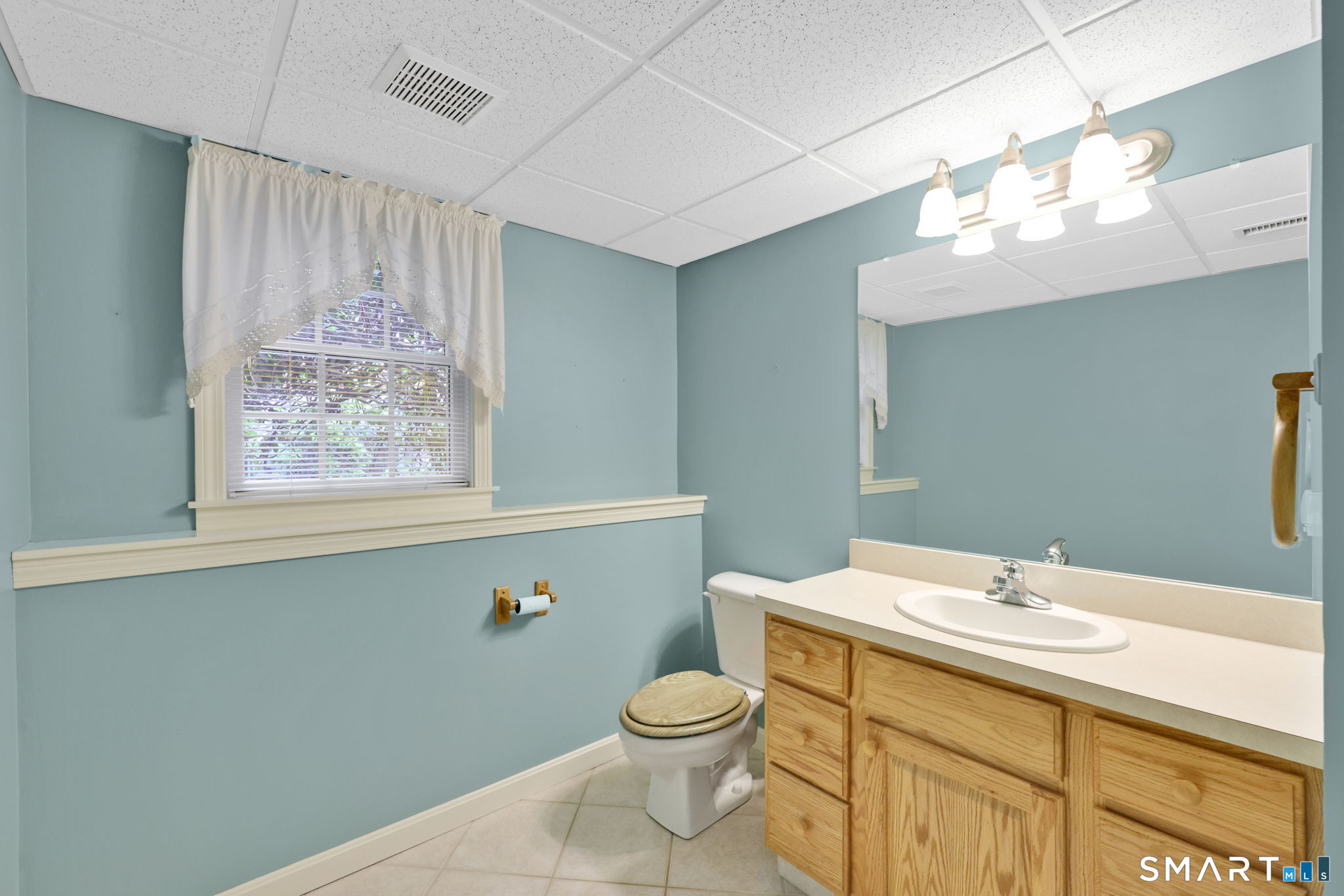10 Knollwood Circle Enfield CT 06082