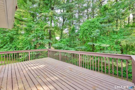 10 Knollwood Circle Enfield CT 06082
