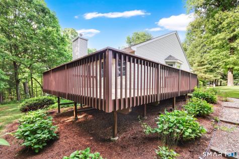 10 Knollwood Circle Enfield CT 06082