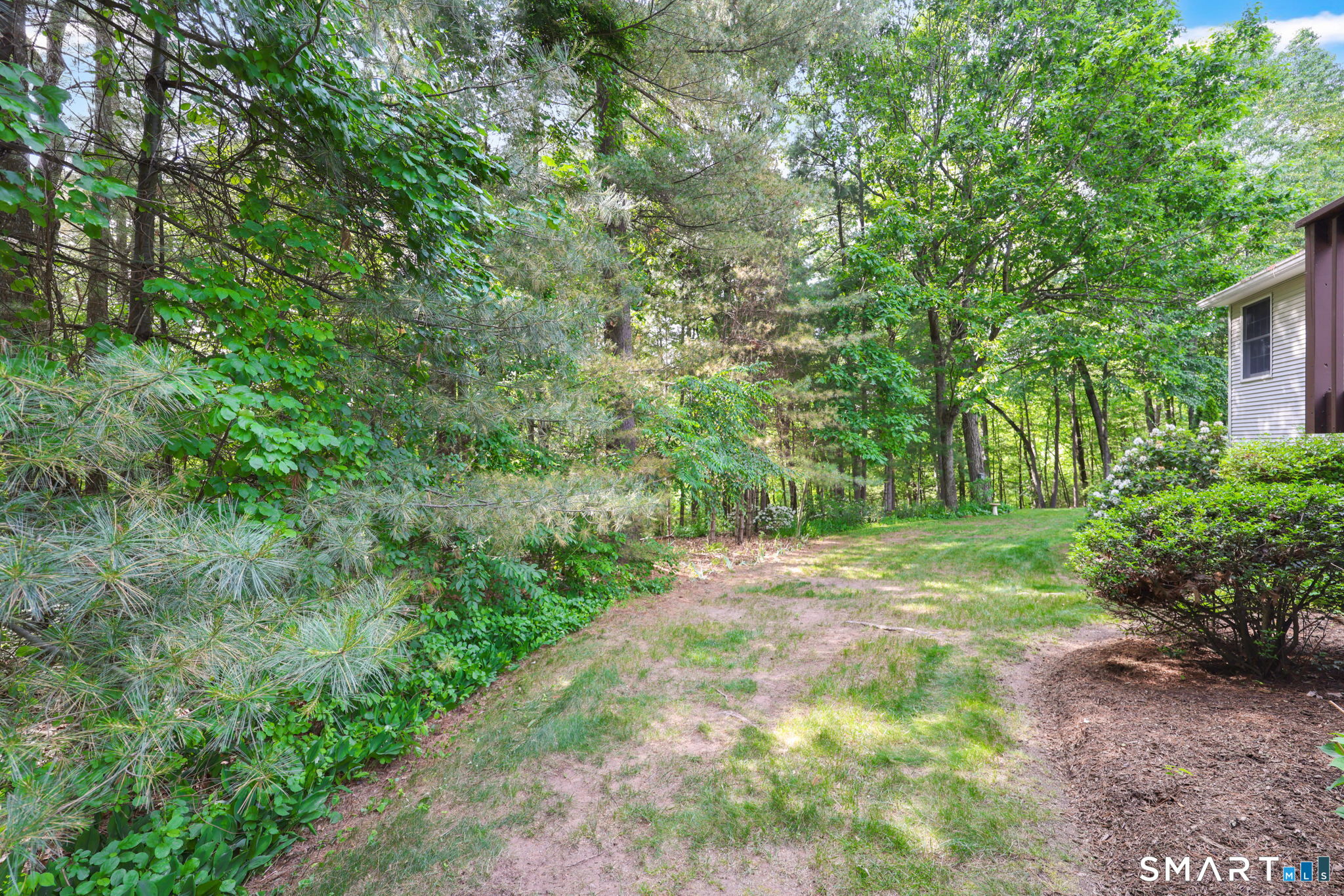 10 Knollwood Circle Enfield CT 06082