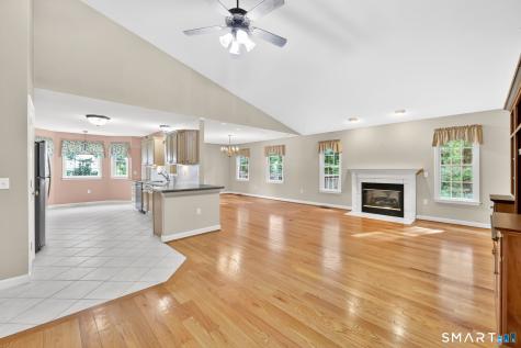 10 Knollwood Circle Enfield CT 06082