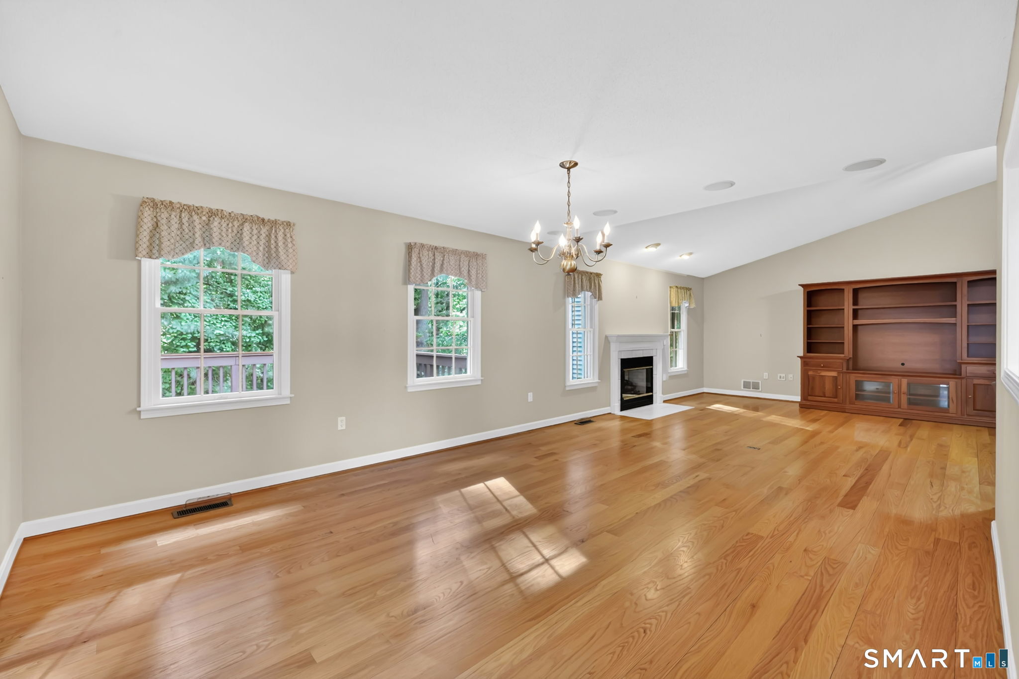 10 Knollwood Circle Enfield CT 06082