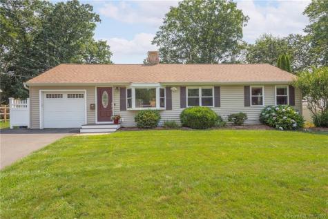 32 Cedar Street Wethersfield CT 06109