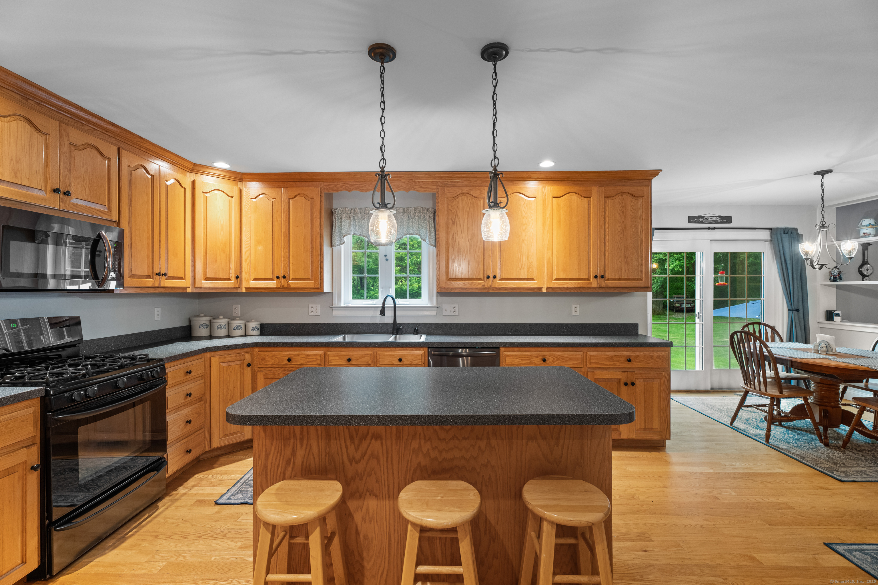 67 Warren Glen Burlington CT 06013