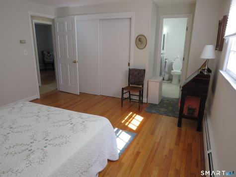 11 Franklin Circle Newington CT 06111