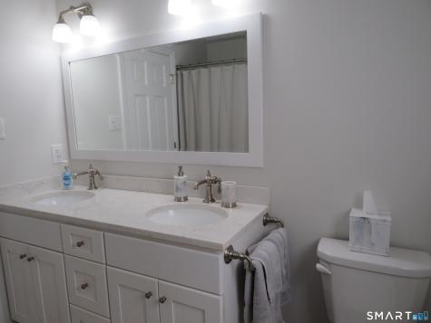 11 Franklin Circle Newington CT 06111