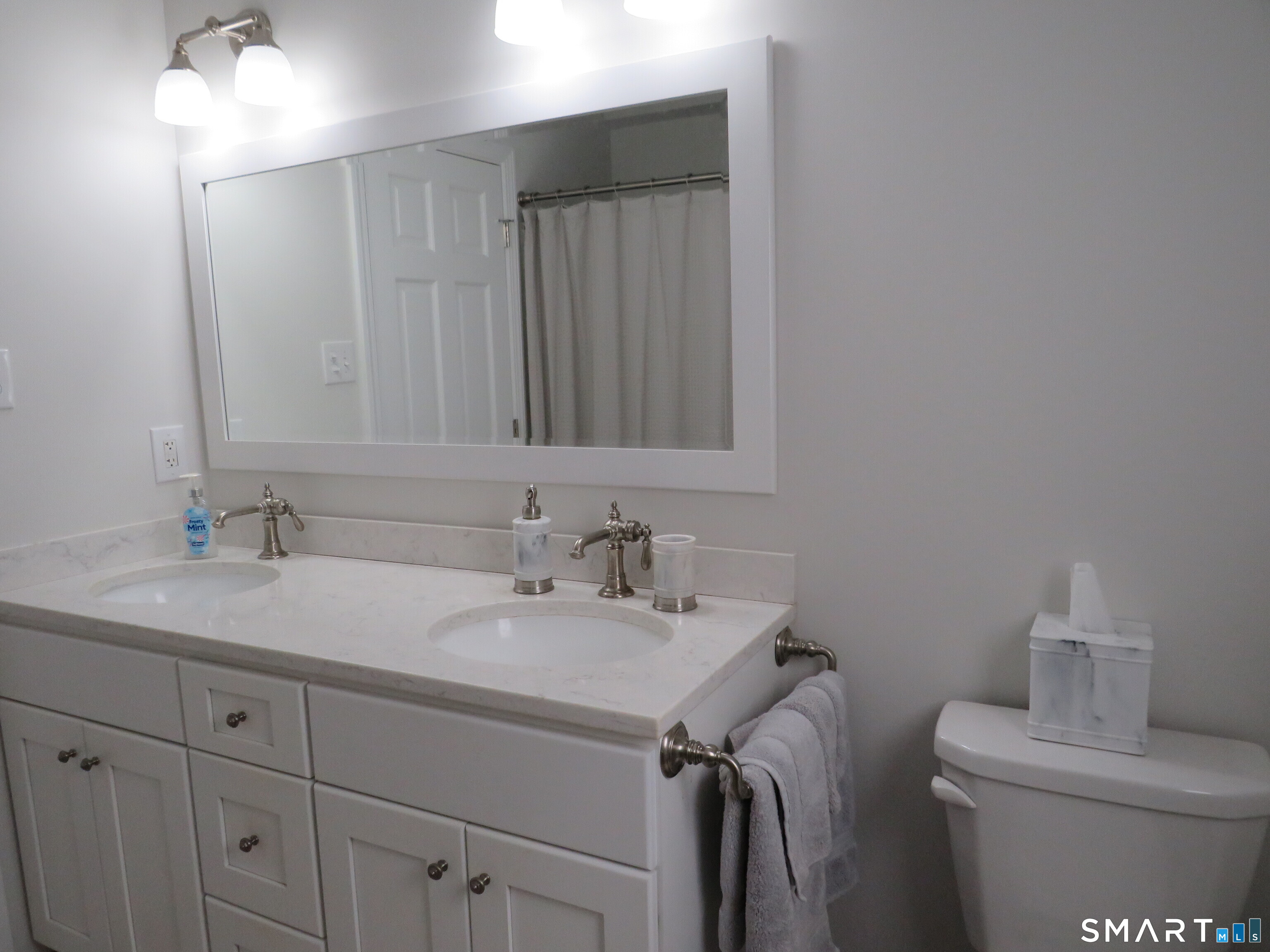 11 Franklin Circle Newington CT 06111