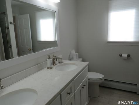 11 Franklin Circle Newington CT 06111